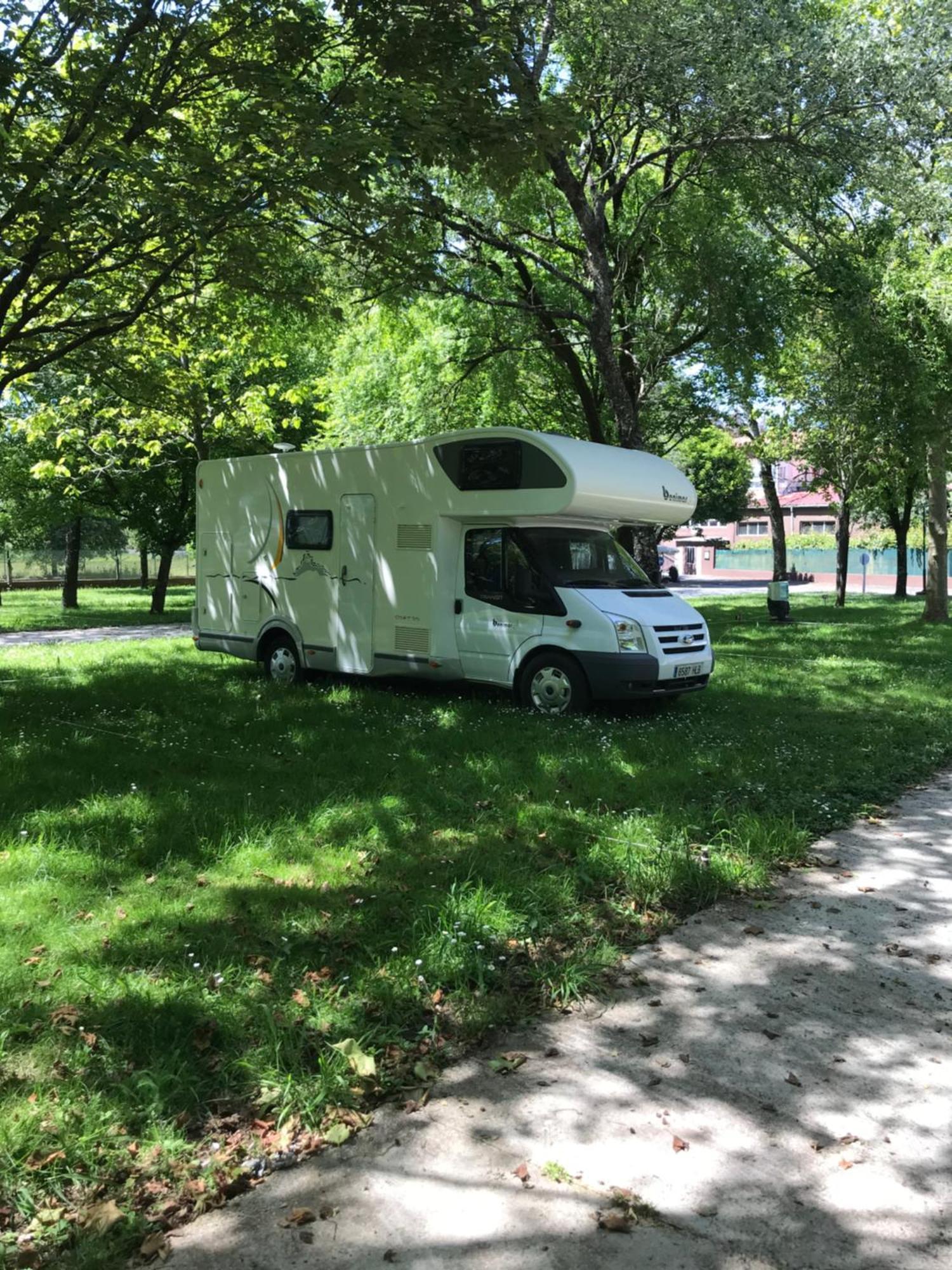 Отель Camping Peregrino San Marcos Сантьяго-де-Компостела Экстерьер фото